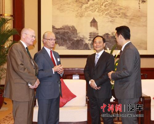 瑞典国王古斯塔夫会见李书福 瑞典国王古斯塔夫会见李书福
